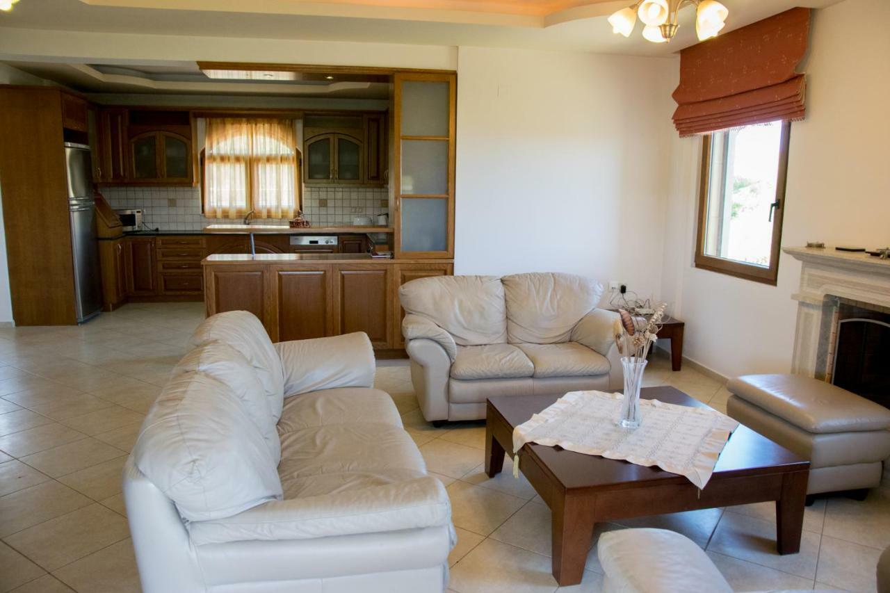 Villa Tinadora Agia Triada ภายนอก รูปภาพ
